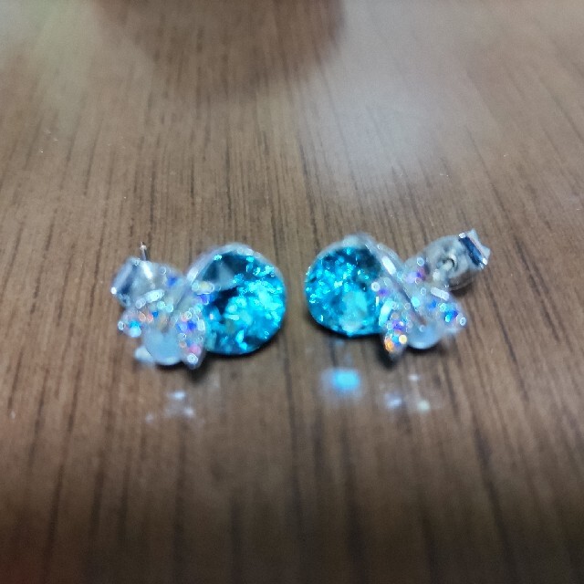 エメラルド　ピアス