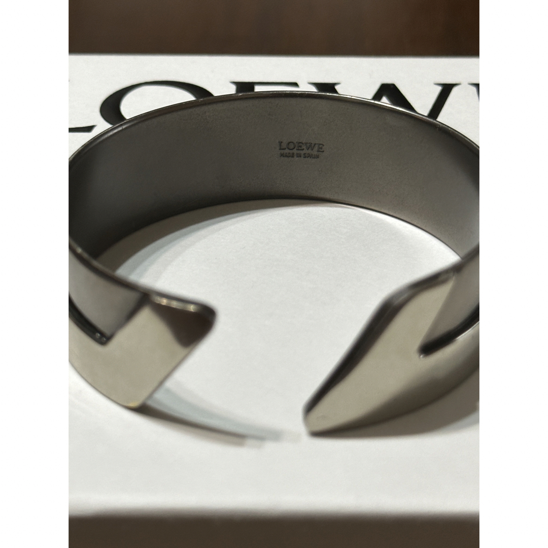 LOEWE - 【LOEWE】バングル ブラック×シルバー 【ロエベ】の通販 LOEWE - 【LOEWE】バングル ブラック×シルバー 【ロエベ】の通販