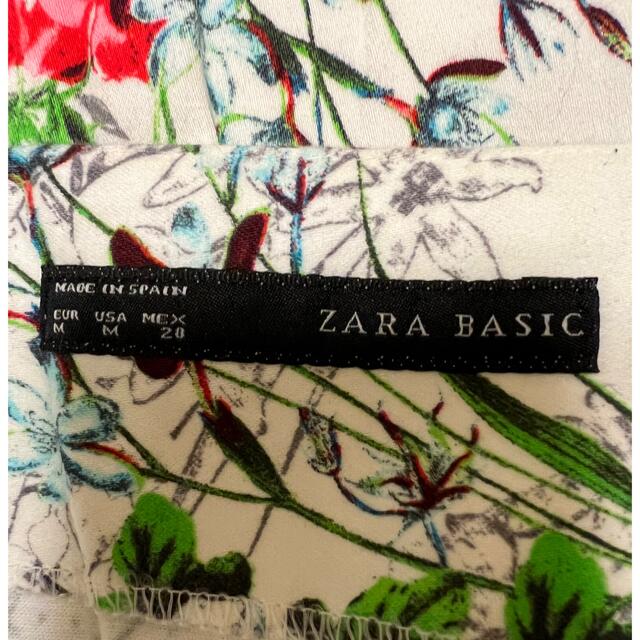 ZARA(ザラ)の【新品】Zara花柄　ミニワンピース レディースのワンピース(ミニワンピース)の商品写真