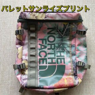 THE NORTH FACE ヒューズボックス　バレットピンクサンライズプリント