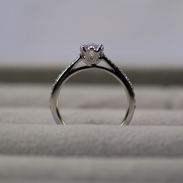 フォーエバーマーク Pt950 0.26ct 0.15ct 8号 ダイヤリング-