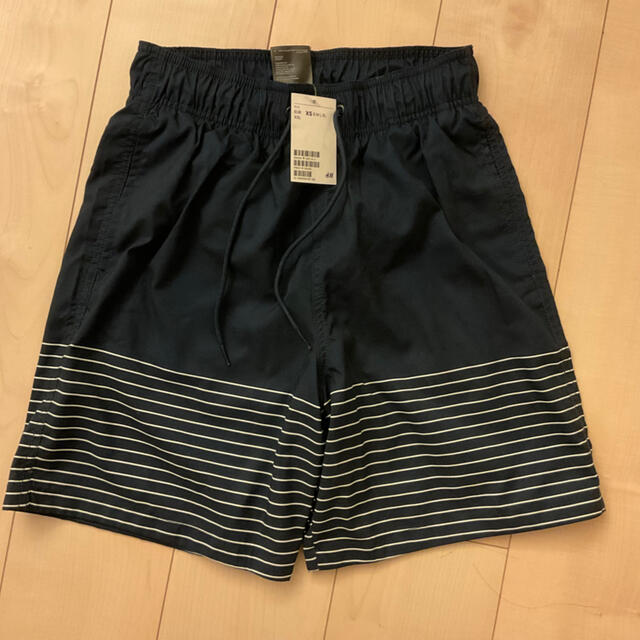 H&M(エイチアンドエム)の新品タグ付き　H &M メンズ水着　XS メンズの水着/浴衣(水着)の商品写真