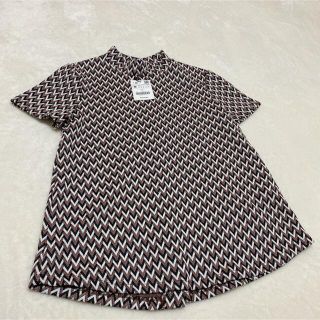 ザラ(ZARA)の新品タグ付き❤️ZARA 半袖トップス　半袖Tシャツ　ブラウス　Mサイズ(シャツ/ブラウス(半袖/袖なし))