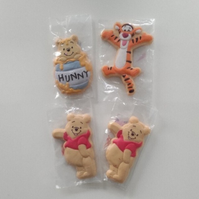 くまのプーさん(クマノプーサン)のクッキーマグコット　プーさん　3種類4個セット エンタメ/ホビーのおもちゃ/ぬいぐるみ(キャラクターグッズ)の商品写真