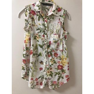 ザラ(ZARA)のZARA ザラ BASIC ベーシック 花柄ノースリーブ ブラウス シャツ(シャツ/ブラウス(半袖/袖なし))