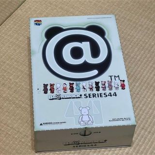 ベアブリック(BE@RBRICK)のBE@RBRICK SERIES 44 24個入り1BOX(その他)