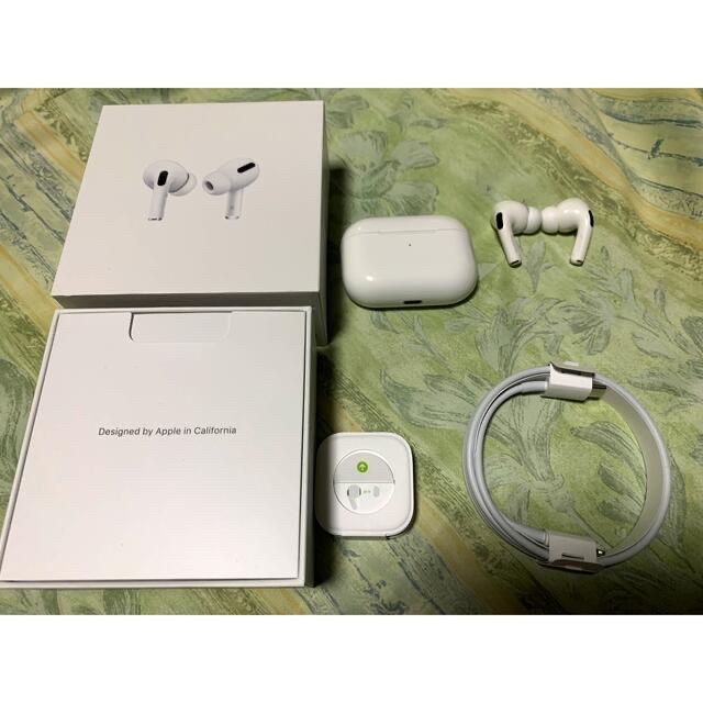 ヘッドフォン/イヤフォンAirPods pro magsafeケース付き MLWK3J/A