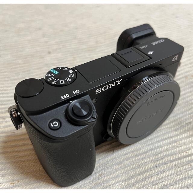 SONY α6400 ボディ　ILCE−6400 ショット数2468枚 スマホ/家電/カメラのカメラ(ミラーレス一眼)の商品写真
