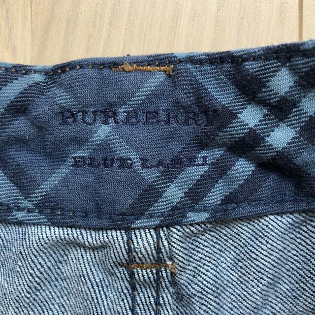 BURBERRY BLUE LABEL(バーバリーブルーレーベル)のバーバリーブルーレーベル　バッグロゴ　デニムハーフパンツ　ブルー　25(M) レディースのパンツ(デニム/ジーンズ)の商品写真