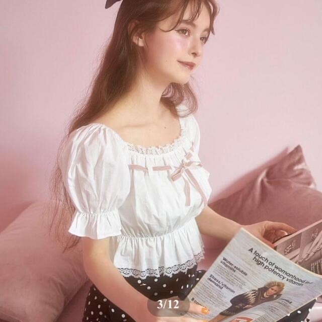 Lochie(ロキエ)のgirly ribbon puff tops white レディースのトップス(シャツ/ブラウス(半袖/袖なし))の商品写真