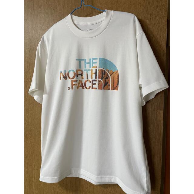 THE NORTH FACE(ザノースフェイス)のThe North Face トップス　Tシャツ　白　半袖 メンズのトップス(Tシャツ/カットソー(半袖/袖なし))の商品写真