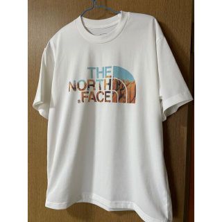 ザノースフェイス(THE NORTH FACE)のThe North Face トップス　Tシャツ　白　半袖(Tシャツ/カットソー(半袖/袖なし))