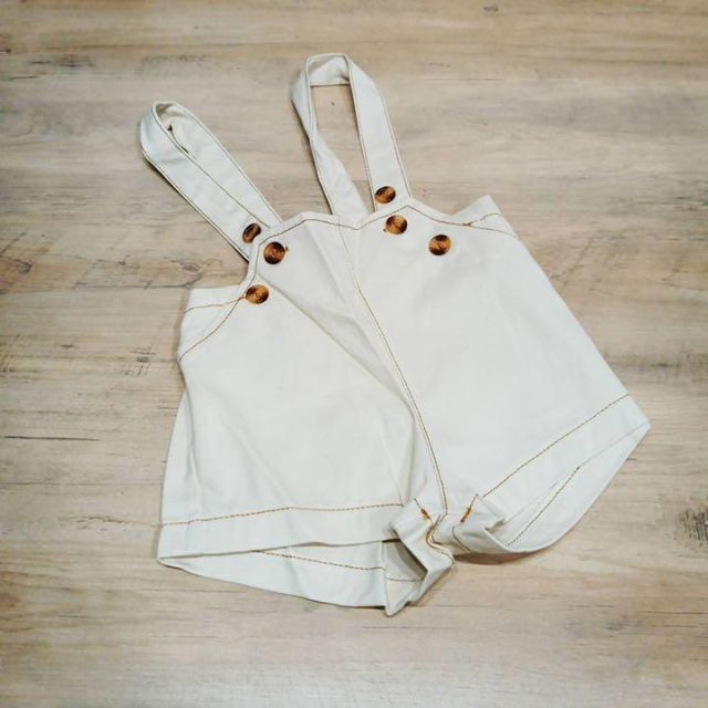 【新商品】73size サロペット ホワイト キッズ/ベビー/マタニティのベビー服(~85cm)(パンツ)の商品写真