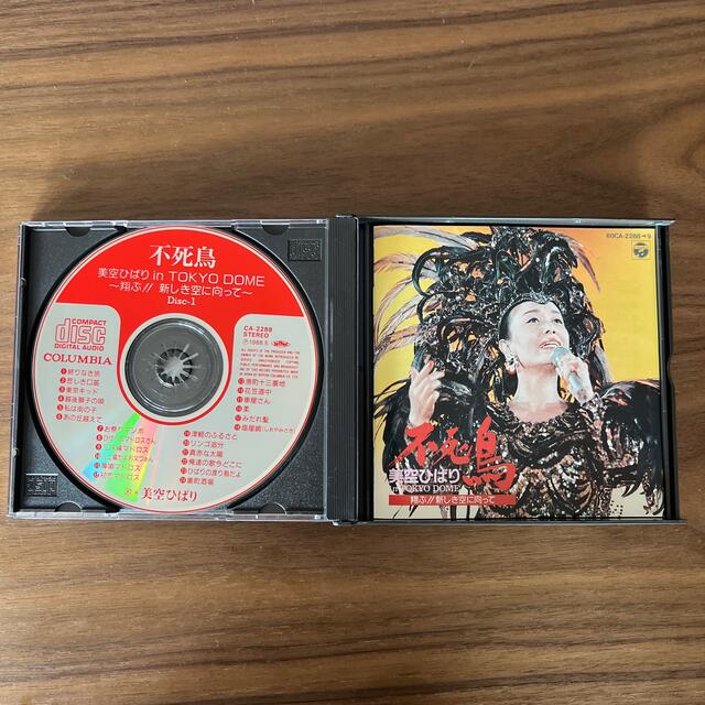 Columbia(コロンビア)の美空ひばり　CD 2枚組　不死鳥in東京ドーム エンタメ/ホビーのCD(演歌)の商品写真