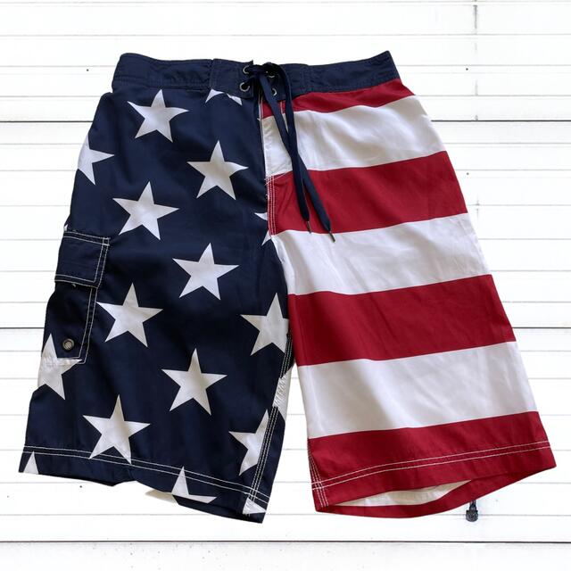【新品】 オシャレな アメリカ 星条旗 スイム ショーツ USA L サイズ メンズの水着/浴衣(水着)の商品写真