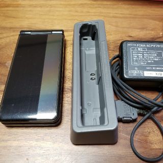 エヌティティドコモ(NTTdocomo)のdocomo FOMA P-01G　ガラケー　中古品　充電器付(携帯電話本体)