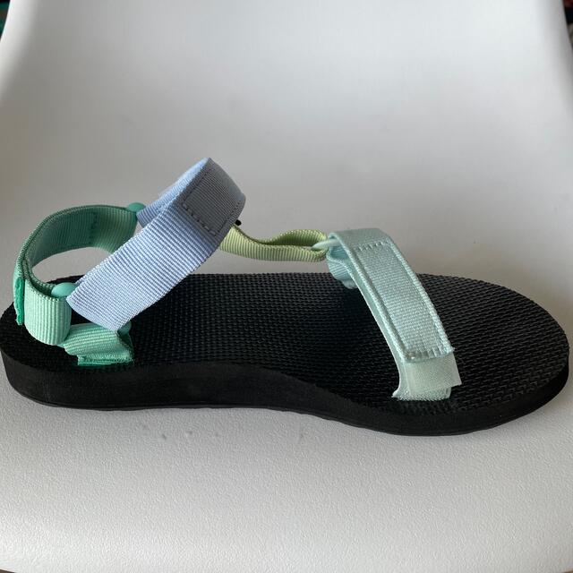 Teva(テバ)のテバ　マルチカラーサンダル　23cm レディースの靴/シューズ(サンダル)の商品写真