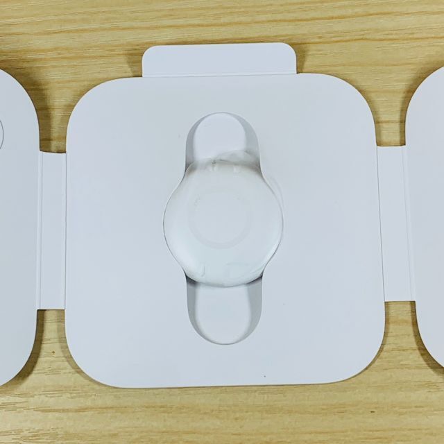 Apple(アップル)のApple Air Tag 本体 未使用 P108 スマホ/家電/カメラのスマホアクセサリー(その他)の商品写真