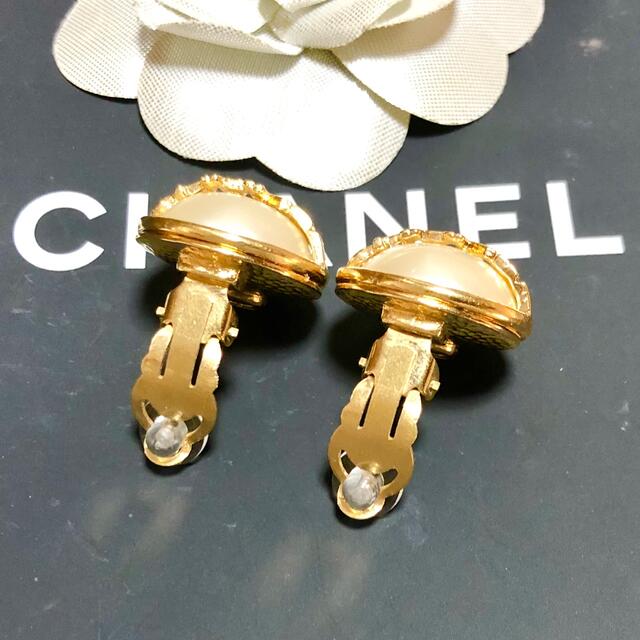 シャネル イヤリング パール 真珠 ゴールド 金 CHANEL ロゴ 文字