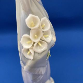 リヤドロ(LLADRO) ユリを持つ少女 GIRL WITH FLOWERSの通販 by