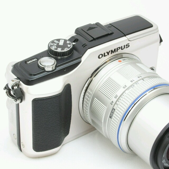 OLYMPUS(オリンパス)のWi-FiSD付☆かわいい写真はかわいいカメラで♪OLYMPUS E-PL2 スマホ/家電/カメラのカメラ(ミラーレス一眼)の商品写真