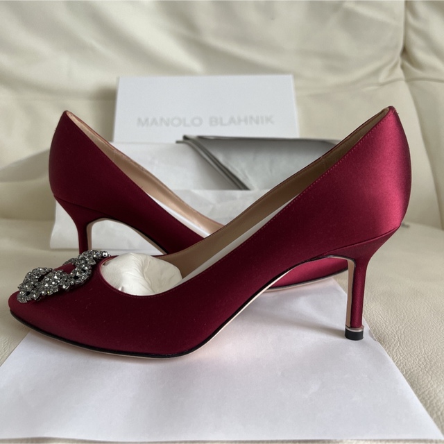 新品未使用 マノロブラニク ハンギシ マノロ manolo パンプス 赤 サテン