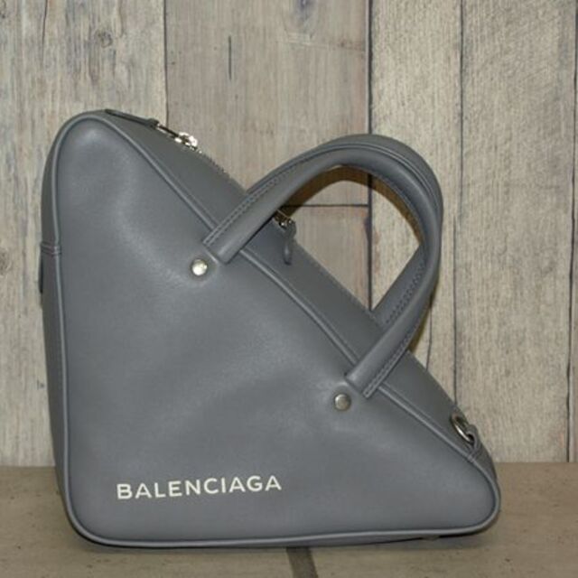 Balenciaga(バレンシアガ)のバレンシアガ・ダッフルトライアングルS　２WAYバッグ◇グレー　未使用 レディースのバッグ(ショルダーバッグ)の商品写真