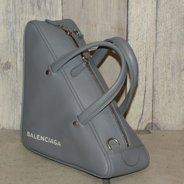 Balenciaga(バレンシアガ)のバレンシアガ・ダッフルトライアングルS　２WAYバッグ◇グレー　未使用 レディースのバッグ(ショルダーバッグ)の商品写真