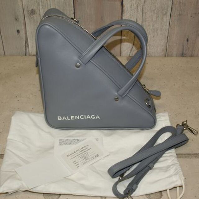 Balenciaga(バレンシアガ)のバレンシアガ・ダッフルトライアングルS　２WAYバッグ◇グレー　未使用 レディースのバッグ(ショルダーバッグ)の商品写真