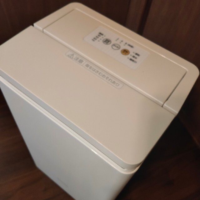 アイリスオーヤマ(アイリスオーヤマ)のアイリスオーヤマ 衣類乾燥除湿機  DCF-80  2018年式 スマホ/家電/カメラの生活家電(衣類乾燥機)の商品写真