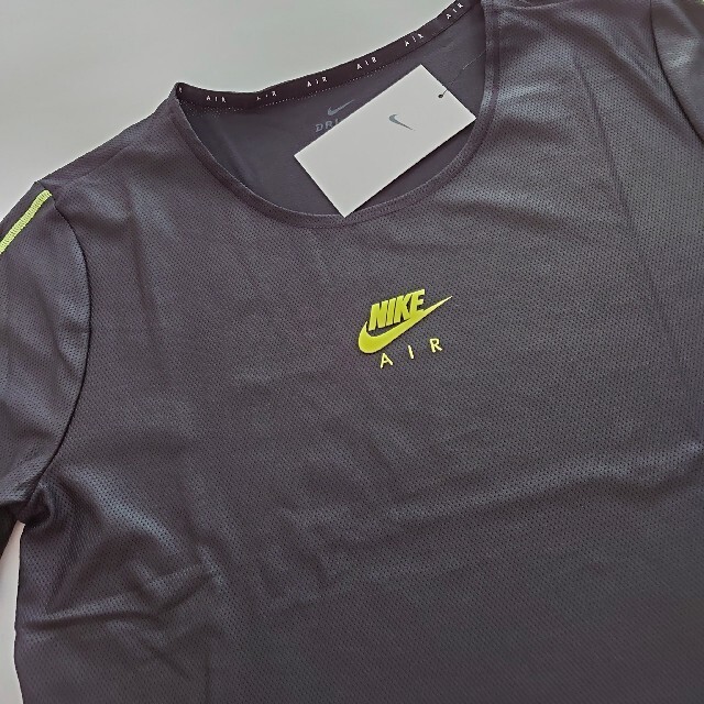 NIKE(ナイキ)のNIKE AIR ナイキエアー メッシュ ネオン ロゴ Tシャツ 定価4950円 レディースのトップス(Tシャツ(半袖/袖なし))の商品写真