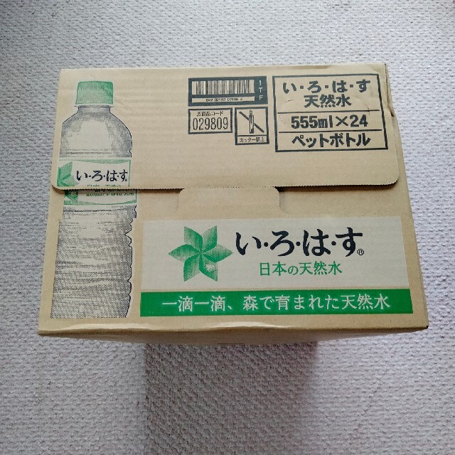 コカ・コーラ(コカコーラ)のコカ・コーラ い・ろ・は・す 天然水 555mlPET×48本 食品/飲料/酒の飲料(ミネラルウォーター)の商品写真