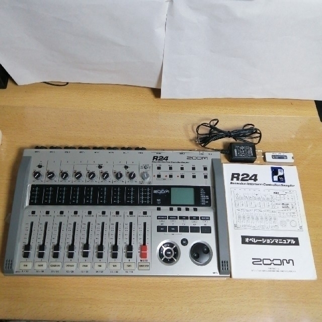 ZOOM R24 MTR マルチトラックレコーダー