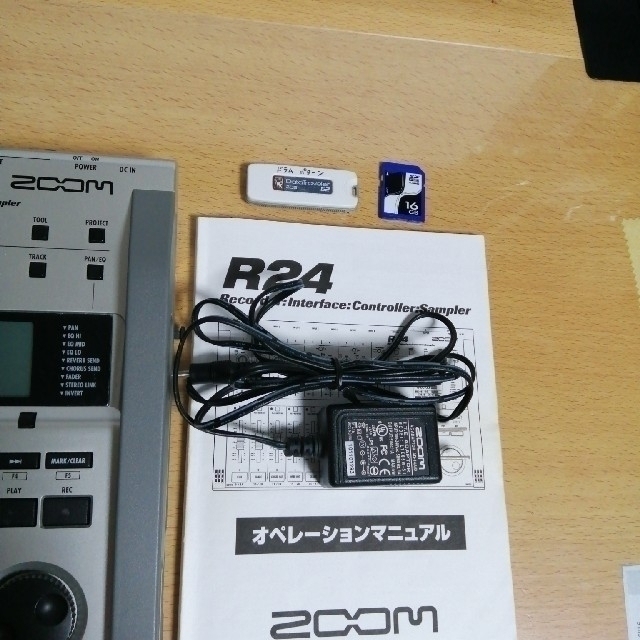 ZOOM　マルチトラックレコーダー　R24　MTR