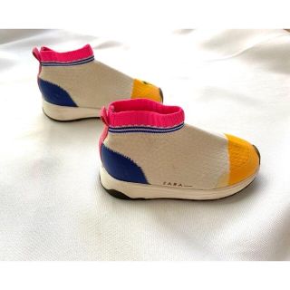 ザラキッズ(ZARA KIDS)の専用　zara baby 22➕タイニーランナー13.5(スニーカー)