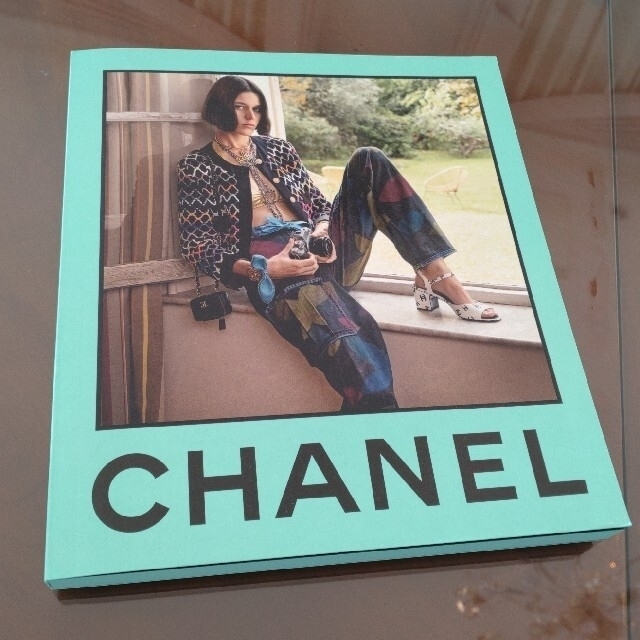 CHANEL(シャネル)のCHANEL 美品2冊✨Spring、Winter コレクションBook エンタメ/ホビーの雑誌(ファッション)の商品写真