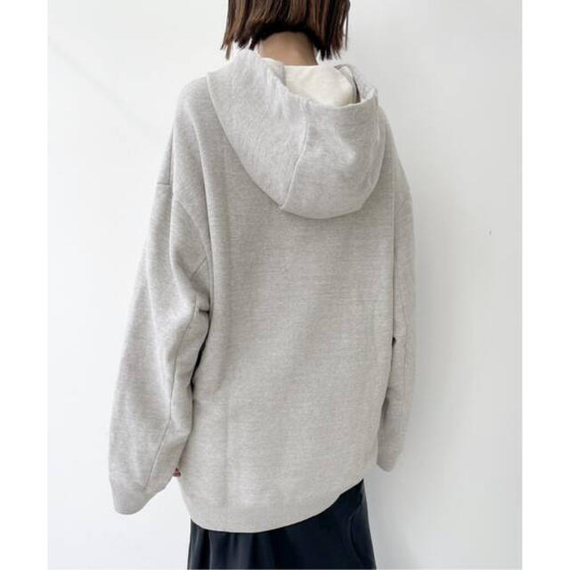 L'Appartement DEUXIEME CLASSE(アパルトモンドゥーズィエムクラス)の新品◇L'Appartement レミレリーフCape Sweat Parka レディースのトップス(パーカー)の商品写真