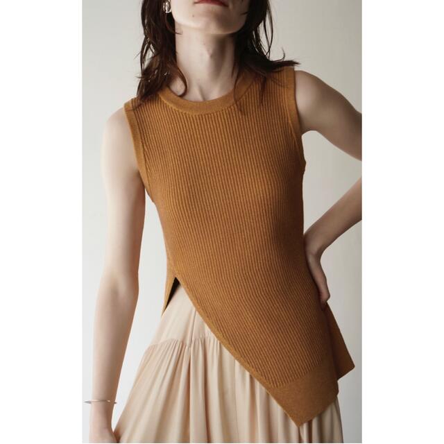 CLANE SLANT CUT KNIT TOPS