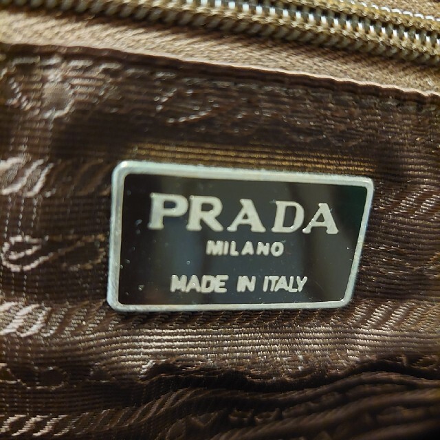 PRADA(プラダ)のPRADA　三角プレート　リュック レディースのバッグ(リュック/バックパック)の商品写真