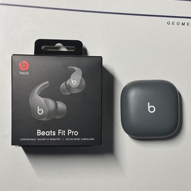 Beats(ビーツ)のbeats fit pro セジーグレイ スマホ/家電/カメラのオーディオ機器(ヘッドフォン/イヤフォン)の商品写真