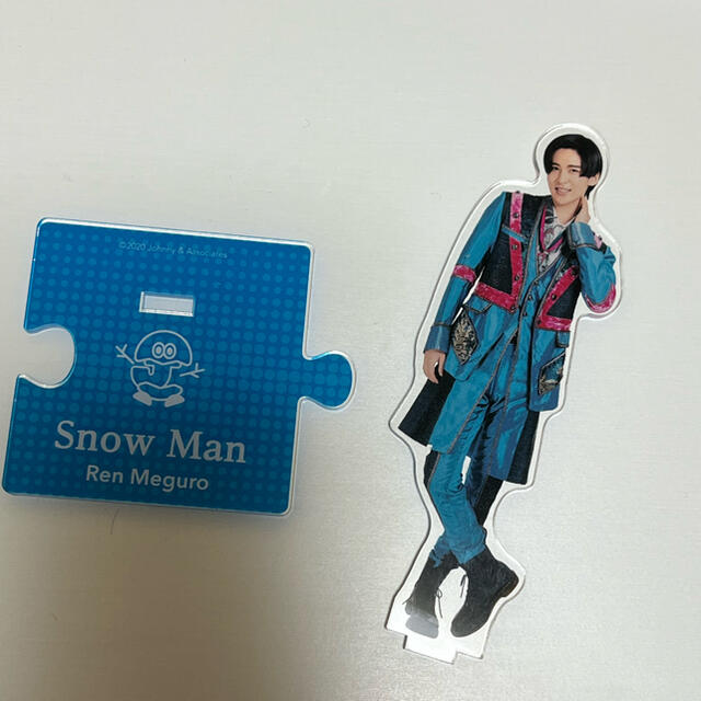 Snow Man(スノーマン)の目黒蓮アクスタ(第三弾)、CD+DVD 4組セット エンタメ/ホビーのタレントグッズ(アイドルグッズ)の商品写真