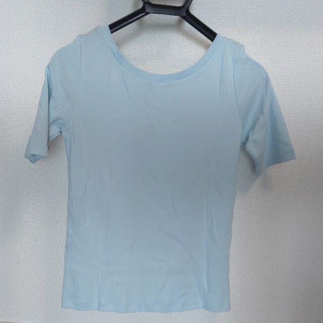 UNIQLO(ユニクロ)のユニクロ 2wayリブT 試着のみ レディースのトップス(Tシャツ(半袖/袖なし))の商品写真