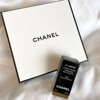 シャネル(CHANEL)のヴェルニロングトゥニュ500ルージュエサンシエル ネイルエナメル(マニキュア)