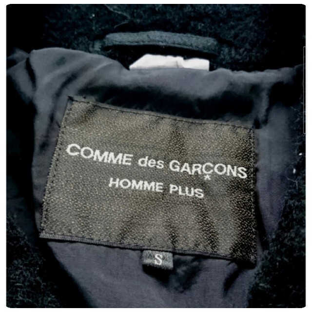 COMME des GARCONS HOMME PLUS(コムデギャルソンオムプリュス)の名作 07AW COMME des GARCONS HOMME PLUS コムデ メンズのジャケット/アウター(ピーコート)の商品写真