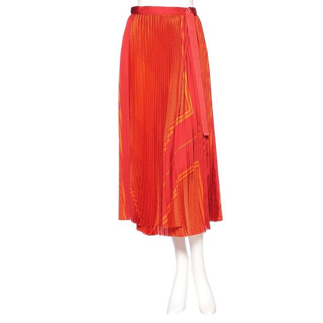 sacai(サカイ)の新品タグ付き sacai サカイ プリーツスカート オレンジ 2022SS  レディースのスカート(ロングスカート)の商品写真