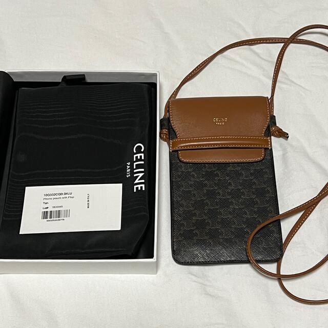 celine(セリーヌ)のceline セリーヌ トリオンフキャンバス　スマホショルダー レディースのバッグ(ショルダーバッグ)の商品写真