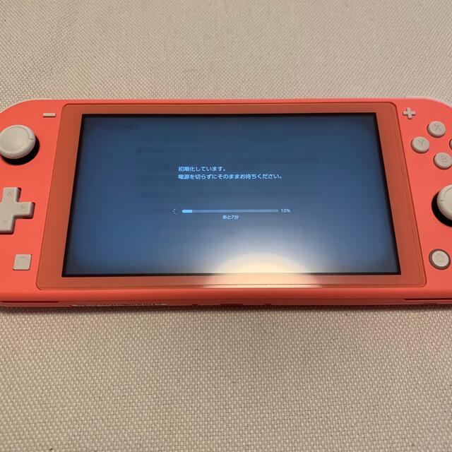 Nintendo Switch(ニンテンドースイッチ)の【最終値下げ】Nintendo Switch Lite〜コーラル〜 エンタメ/ホビーのゲームソフト/ゲーム機本体(携帯用ゲーム機本体)の商品写真