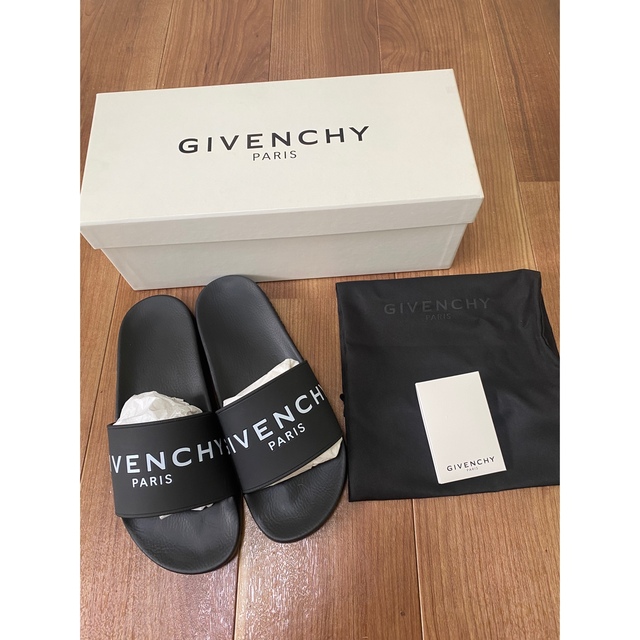 GIVENCHY(ジバンシィ)の！最終値下げ！GIVENCHY ジバンシー　シャワーサンダル　40 レディースの靴/シューズ(サンダル)の商品写真