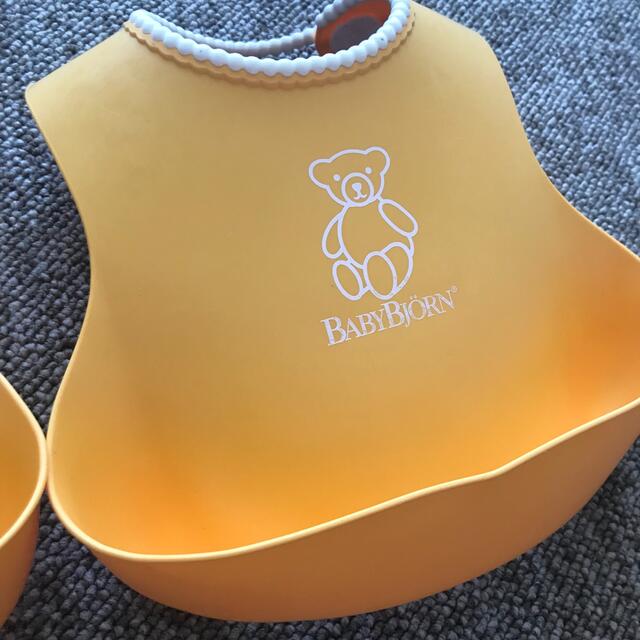 BABYBJORN(ベビービョルン)のベビービョルン お食事エプロン スタイ　2個セット キッズ/ベビー/マタニティの授乳/お食事用品(お食事エプロン)の商品写真