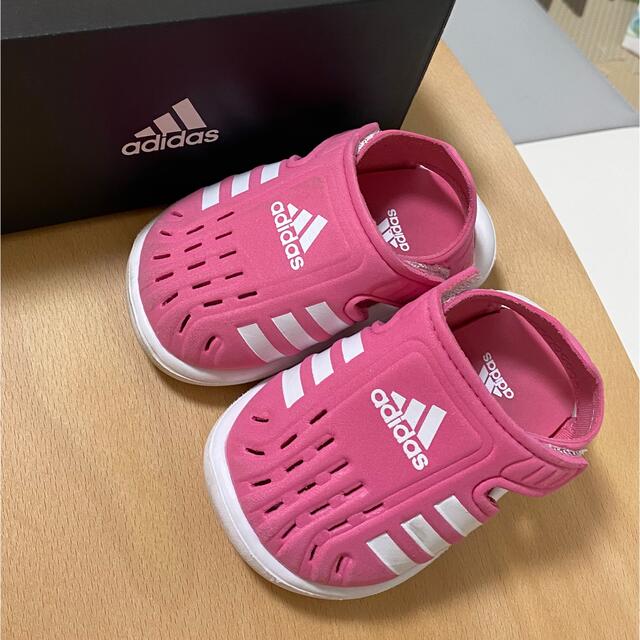 adidas(アディダス)の※rin様専用【美品】adidas ベビーサンダル ピンク キッズ/ベビー/マタニティのベビー靴/シューズ(~14cm)(サンダル)の商品写真